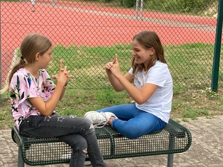 Jahrgangsstufe 3: Die Kinder erhalten im Rahmen von KuMu eine Woche lang Personal- und Sozialtraining.